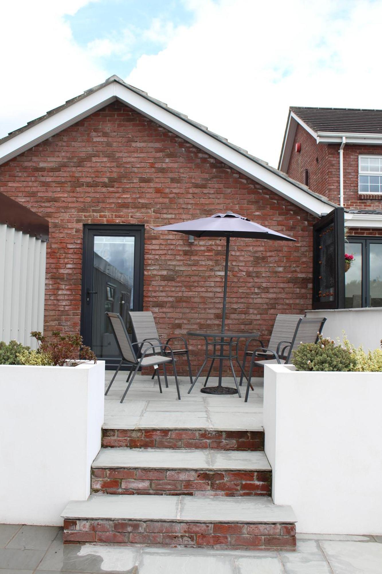 Contemporary Countryside Home Dromore  Exterior photo